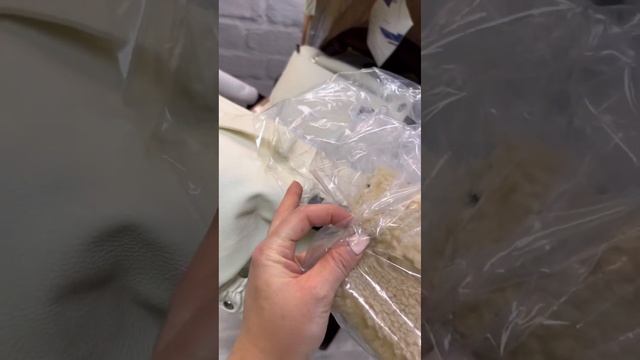 Видеообзор коляски-трансформера Luxmom 608 в экокоже смотреть онлайн