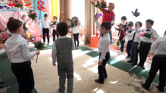 утренник 8 марта в старшей группе смотреть онлайн