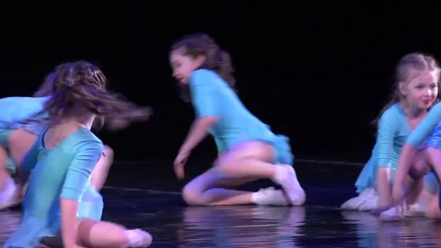 Дюжина историй. 30/04/19. Акробатика растяжка 4-6 лет. смотреть онлайн