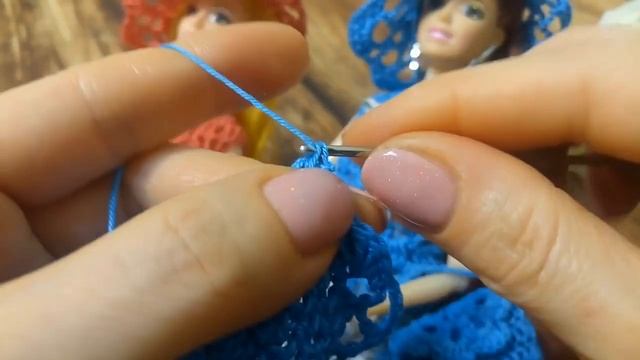 Одежда для куклы Барби крючком. Шляпка / Clothes for Barbie doll crochet. Hat смотреть онлайн