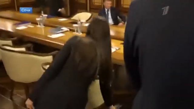 1 канал, Наш президент встречается сегодня в Сочи с главой Белоруссии Александром Лукашенко смотреть онлайн