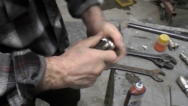 Свинцовый сурик и герметик анаэробный. Две эпохи.Герметизация резьбовых соединений в сантехнике. смотреть онлайн