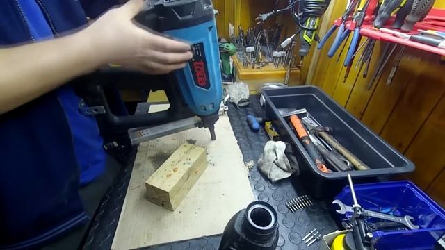 Газовый монтажный пистолет TOUA. GSN 50 смотреть онлайн