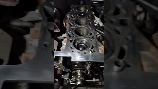 готовлю головку и блок к замене прокладки смотреть онлайн