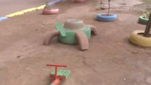 Двор детского садика смотреть онлайн