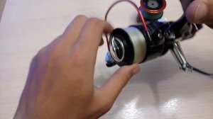 KastKing sharky baitfeeder 5000. катушка для фидера. с байтранером. Внешний вид.