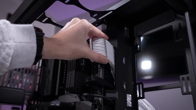 Building in the STUNNING HYTE Y60 PC Case смотреть онлайн