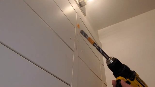 How to hang a round mirror over shiplap & install a mirror in a hollow wall with no wood studs смотреть онлайн