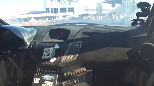 [HD] SEMA in-car gymkhana: Ken Block shreds in his Ford Fiesta rally car. смотреть онлайн
