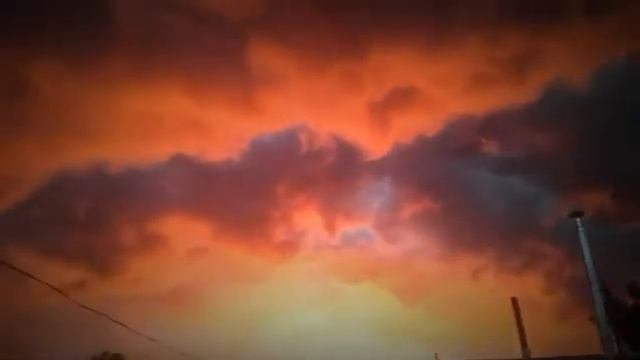 Невероятный закат в Малмыже. #Малмыж #Закат #красота #закат #аномалии#солнце #солнцежара #гр #занов смотреть онлайн