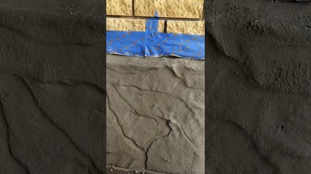 Цоколь из плиточного клея , камень без штампа . смотреть онлайн