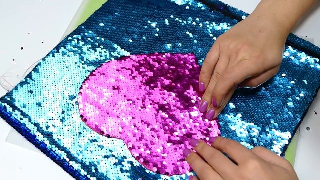 АНТИСТРЕСС КАНЦЕЛЯРИЯ МЕНЯЮЩАЯ ЦВЕТ | DIY ПОДУШКА АНТИСТРЕСС ХАМЕЛЕОН | ЛАЙФХАКИ С ТЕРМОКЛЕЕМ смотреть онлайн