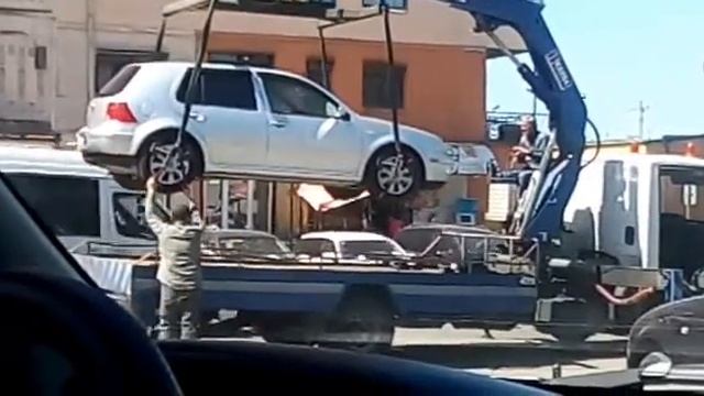 Угон эвакуатором. смотреть онлайн