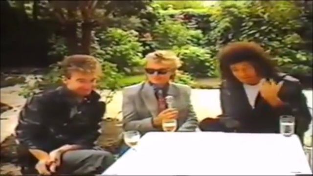 Queen Crack Video #3 Roger Edition pt.2 смотреть онлайн