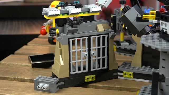 LEGO Batman: БЭТ-ПЕЩЕРА - Набор На Обзор (70909) смотреть онлайн