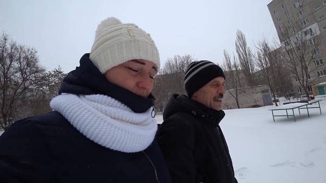 Выгуливаю новую куртку, Романтика по сугробам) смотреть онлайн
