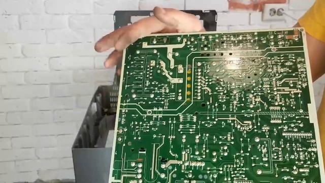 Телевизор на разбор!!!ПОИСК МЕДИ и ЗОЛОТА в телевизоре.Добыча Цветных металлов!!! смотреть онлайн