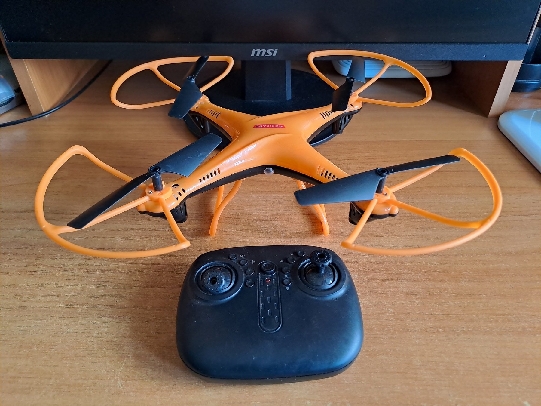 Квадрокоптер MOBICARO смотреть онлайн