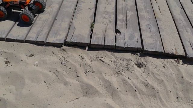 Rock Crawler: распаковка и тесты нового монстр-трака смотреть онлайн