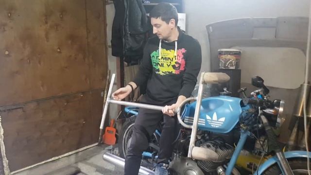 Садим картошку приспособой, сделанной своими руками в гараже смотреть онлайн