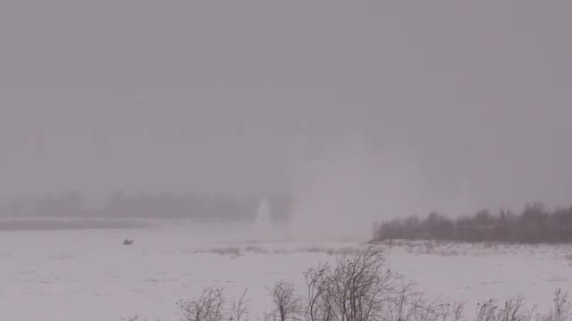 Ледовзрывные работы у села Батурино Томского района смотреть онлайн
