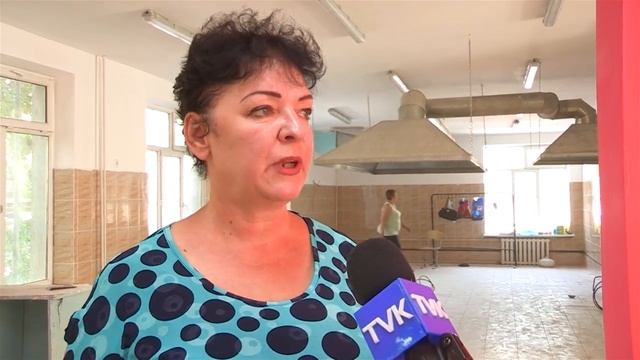 На носу учебный год – строители торопятся закончить ремонт в школах в срок. смотреть онлайн