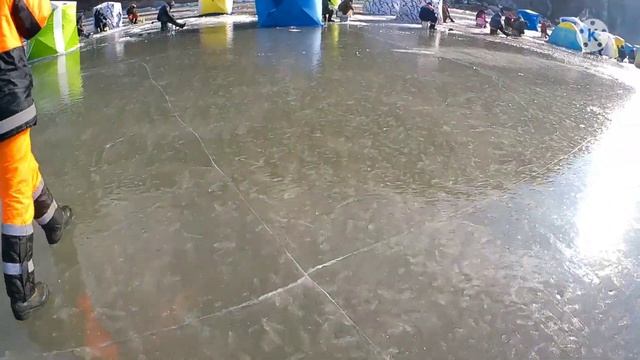 Приморский край. ПЕРВЫЙ ЛЁД. УДАЧНАЯ РЫБАЛКА #ПРОСТАЯРЫБАЛКА смотреть онлайн