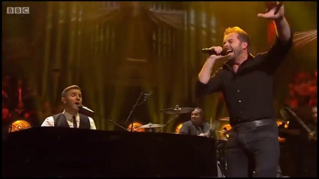 Alfie Boe & Gary Barlow - Don't Stop Me Now смотреть онлайн