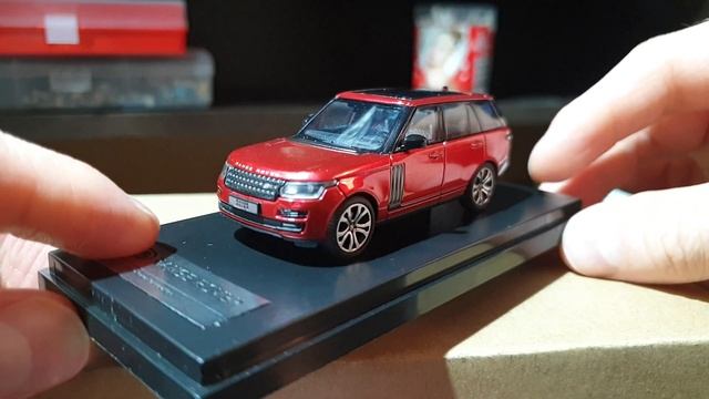 RANGE ROVER SV Autobiography 1:64 LCD MODELS смотреть онлайн