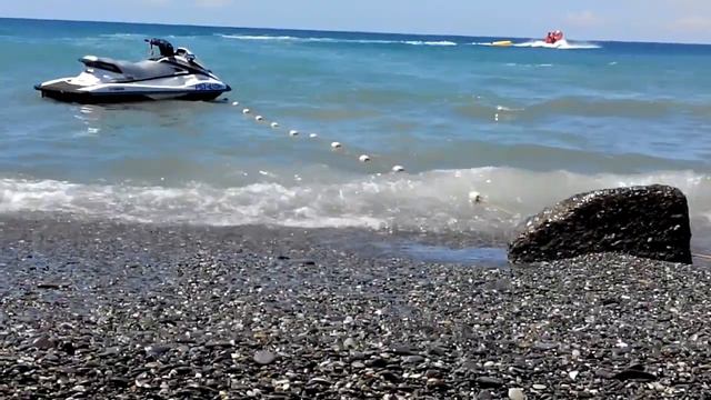 Штормовые волны на Черном море смотреть онлайн