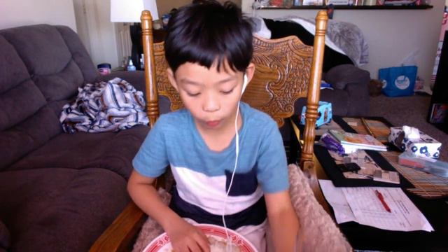 ASMR Eating Rice And Noodles смотреть онлайн