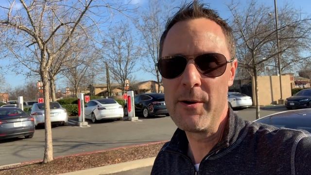 Tesla Service Center Experience смотреть онлайн