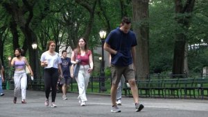FUNNY WET FART PRANK in Central Park! Daddy Takes On New York! with @HumorBagel