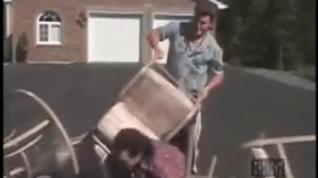 Ricky takes the garbage to the curb смотреть онлайн