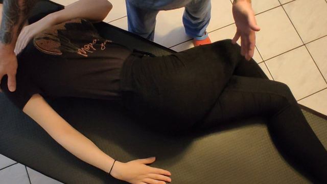 Убираем смещение таза,We return the pelvis to its place,Recuperamos la pelvis en su lugar, 我们把水盆放回原 смотреть онлайн