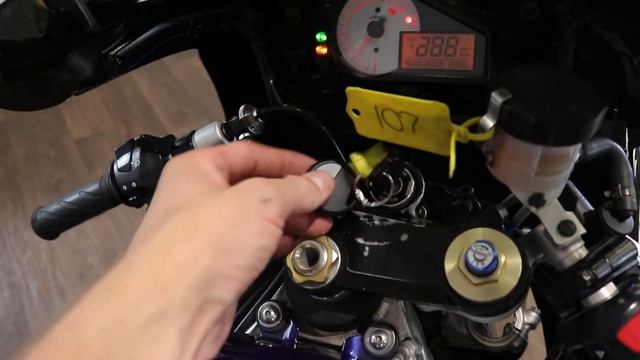 SUZUKI GSXR 600 2003 VIDEO TOUR WALK AROUND смотреть онлайн