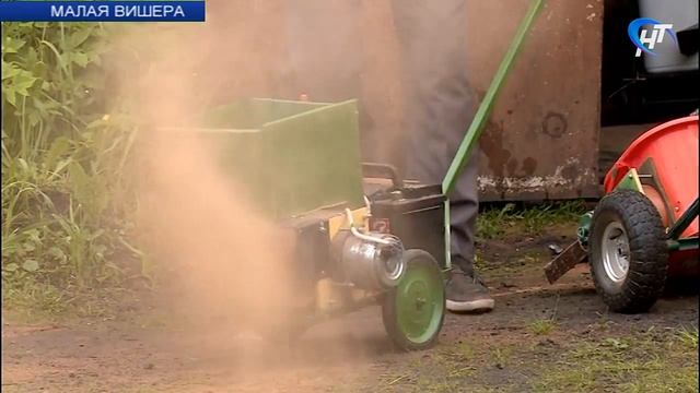 Житель Малой Вишеры разработал простое устройство для посыпки песком дорожек в зимой смотреть онлайн