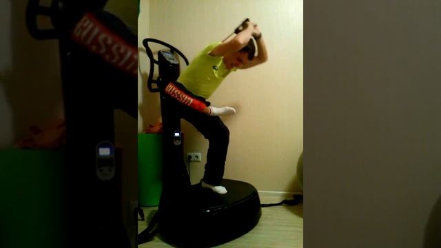 Упражнение на виброплатфоре от Маджара Дениса