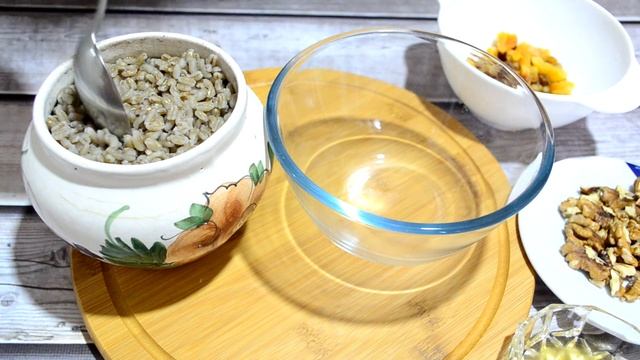 Кутья на Рождество . Кутья рецепт. Кутья с изюмом и медом рецепт. Кутья из пшеницы рецепт. смотреть онлайн