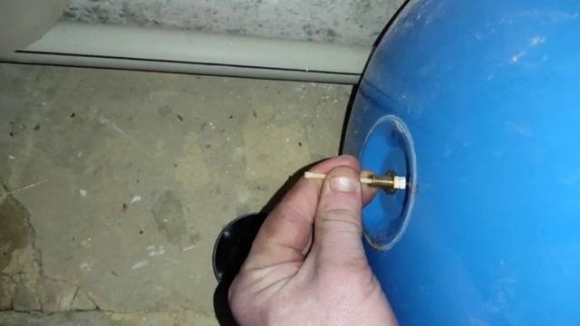 Швидко вмикається і вимикається глубіний насос. смотреть онлайн