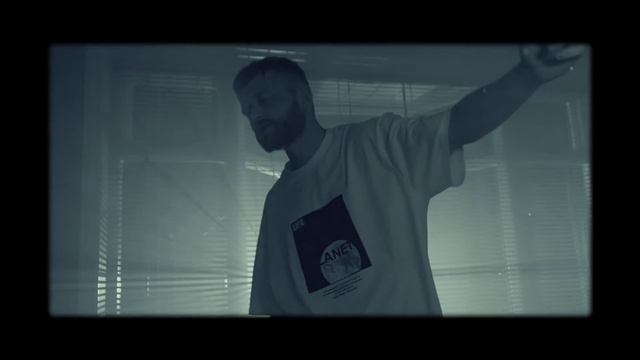 Dan Fable - UFO смотреть онлайн