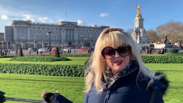 British History Intro: Buckingham Palace And The Royal Standard