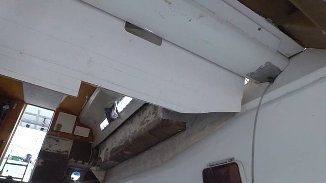 32-35. Вернулся жить на катамаран. Сикафлекс на жаре. Скоро будет пол. смотреть онлайн