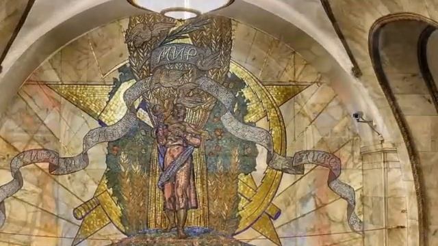 Метро Москвы. Станция Новослободская. смотреть онлайн