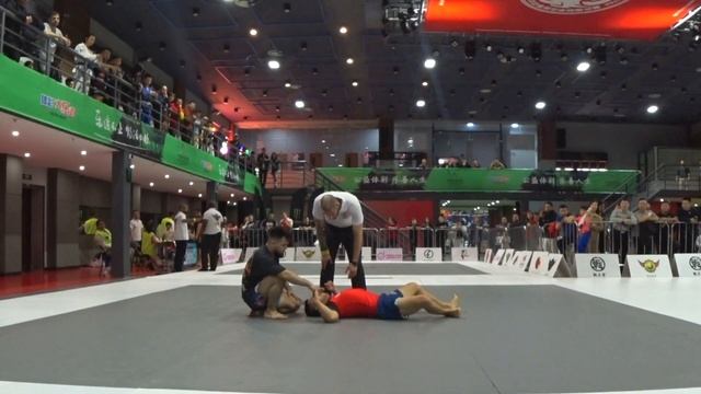 РУСЛАН КИМ ВЫРУБИЛ КИТАЙЦА НА ЧЕМПИОНАТЕ ПО БОРЬБЕ смотреть онлайн