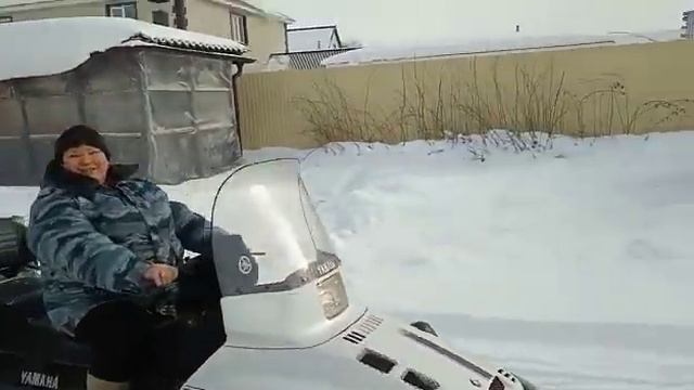 Елена на снегоходе в Шарлыке. смотреть онлайн