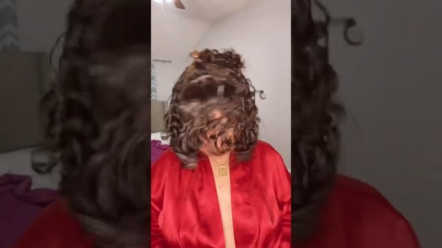 CURLY BANGS styling routine! For MAX VOLUME!!! #curlyhair #hair #curls #beauty #hairtutorial смотреть онлайн