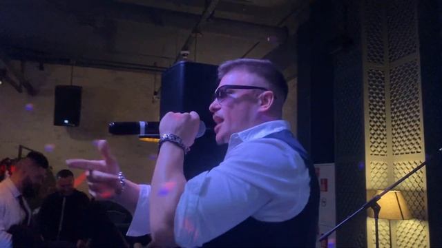 Сияй. Чак Бро. смотреть онлайн