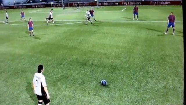 Ps3 repeticion de falta de C.Ronaldo en Fifa 08 смотреть онлайн