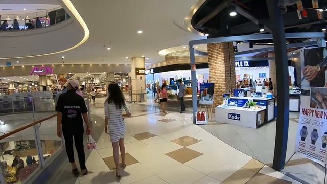 Huge Crowds at Saigon Aeon Mall - 4 days into Tet 2022 смотреть онлайн